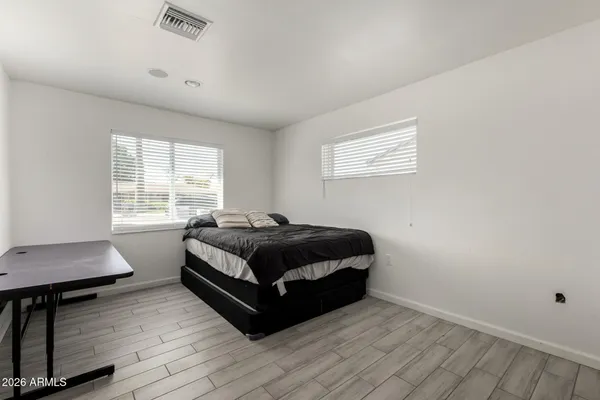 $675,000 | 136 East Palmcroft Drive, Tempe, AZ 85282