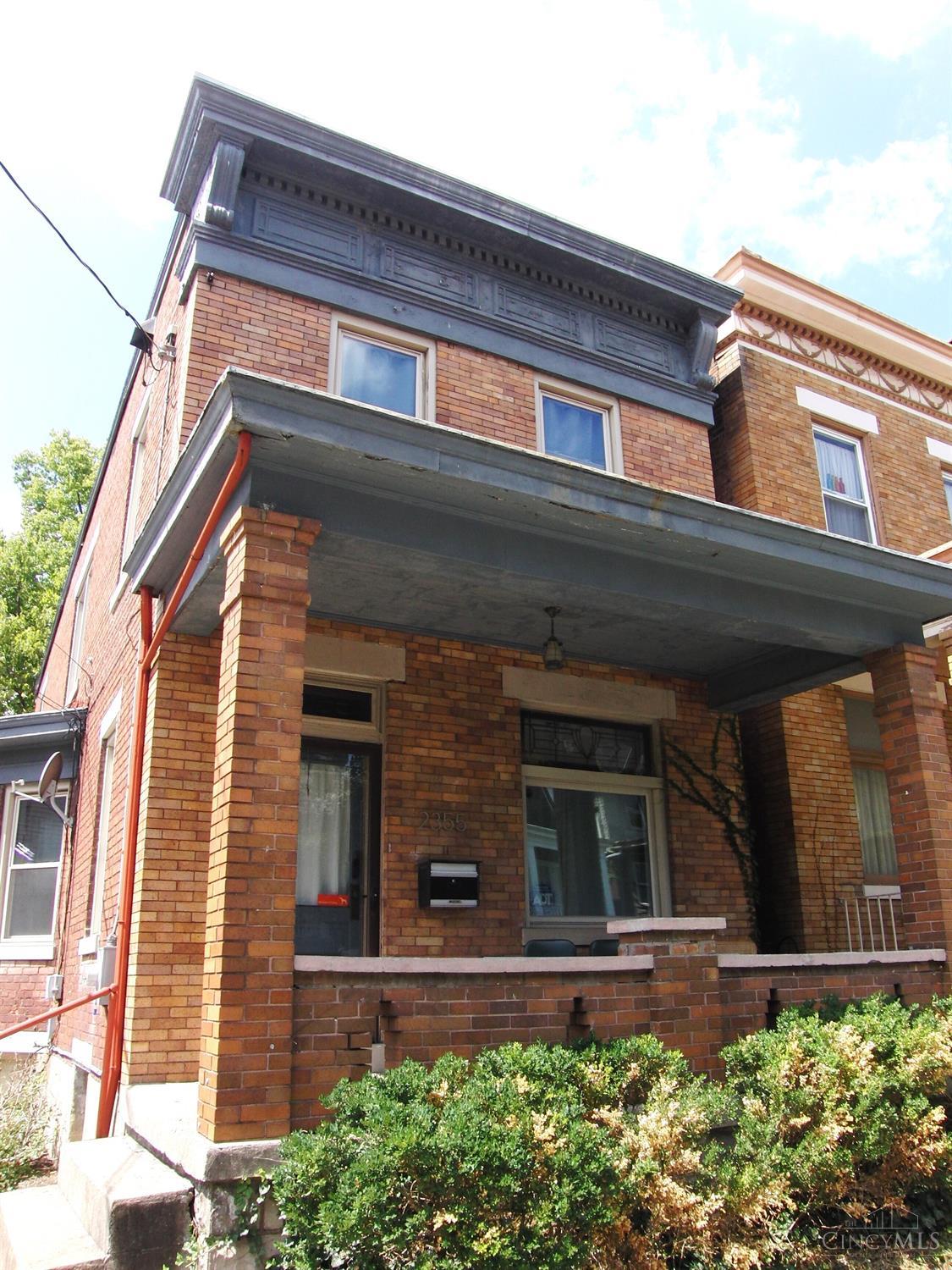 2355 Flora Street Cincinnati, OH 45219 - Photo 2 of 8