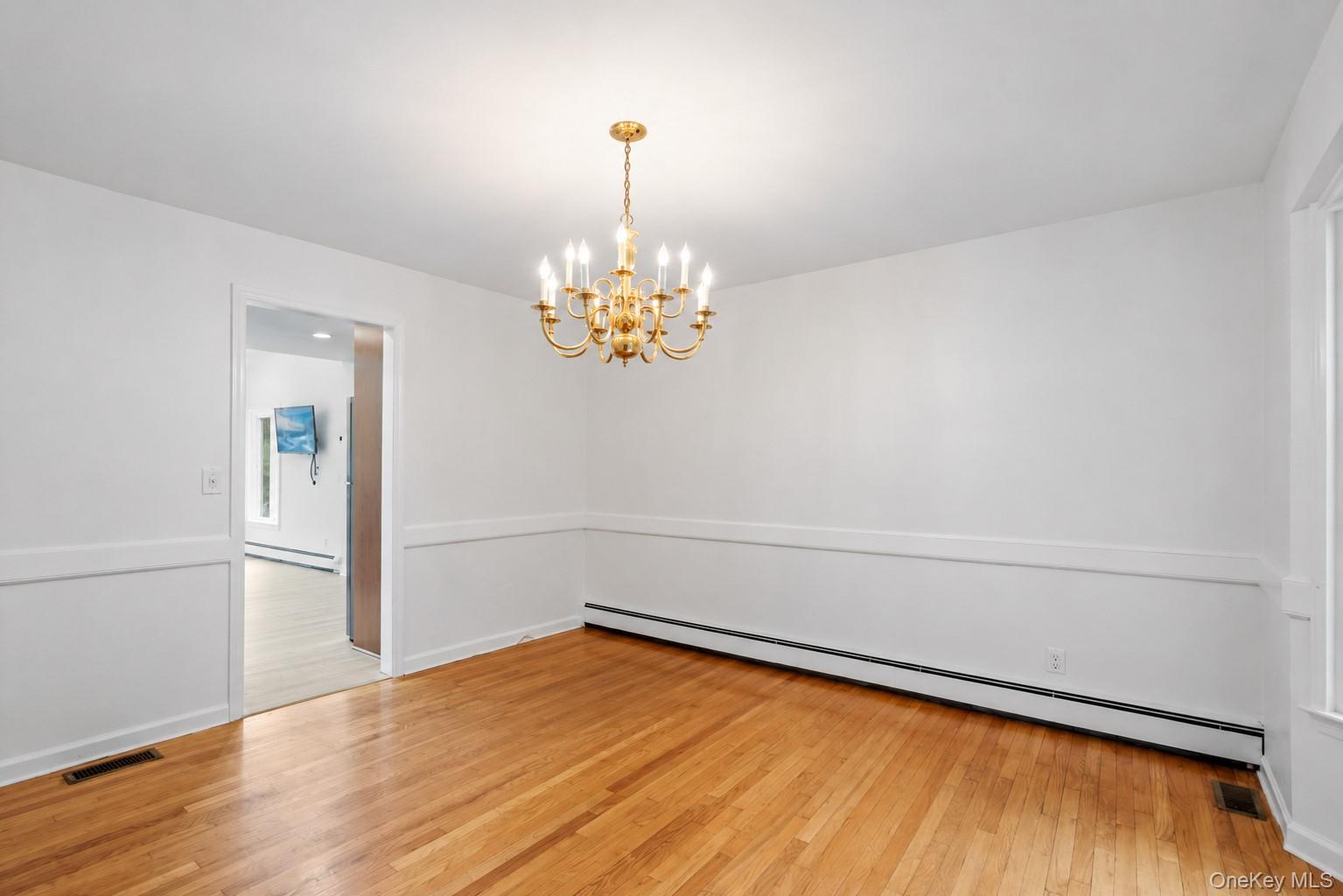 83 Shore Road Mount Sinai, NY 11766 - Photo 10 of 39 Gallery Image 10