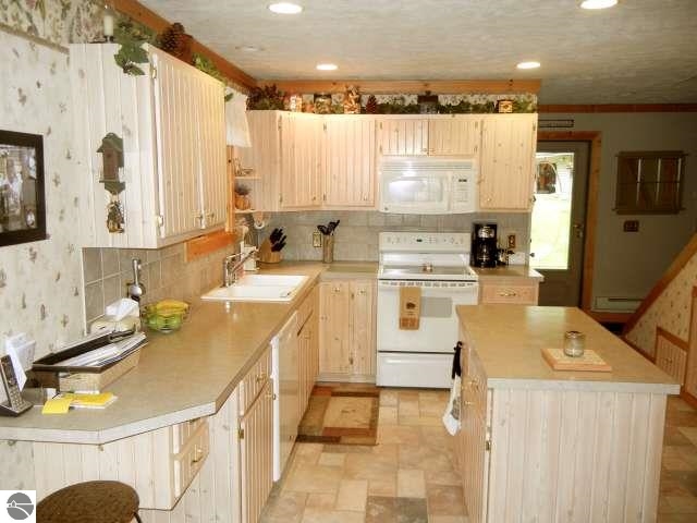 13491 Spring Creek Road Southwest Fife Lake, MI 49633 - Photo 9 of 35 1790668-8.JPG