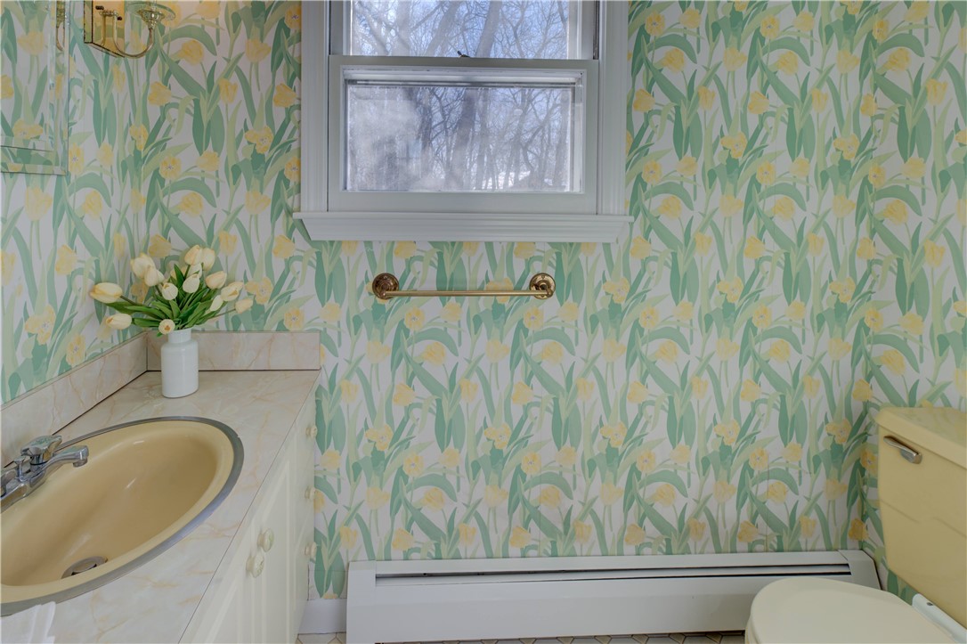 6 Contour Road Warwick, RI 02886 - Photo 15 of 32