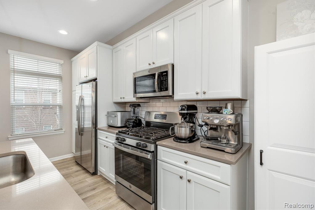 2500 Normandy Road, Unit 49 Royal Oak, MI 48073 - Photo 7 of 26