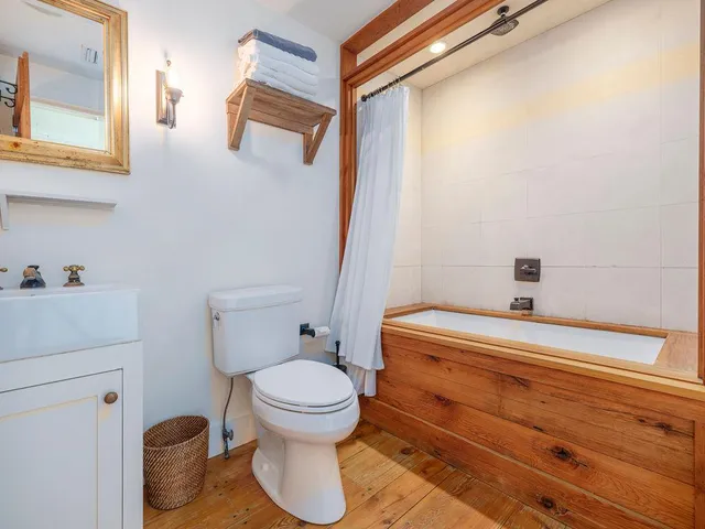 $2,250,000 | 29500 Main Road, Cutchogue, NY 11935