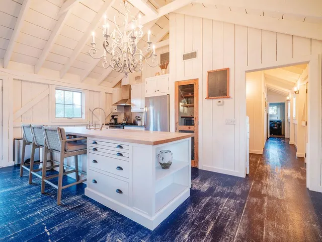 $2,250,000 | 29500 Main Road, Cutchogue, NY 11935