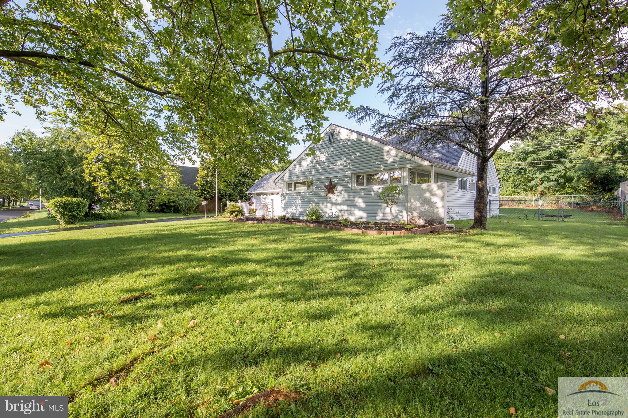 30 Red Ridge Road Levittown, PA 19056 - Photo 3 of 37 Gallery Image 3