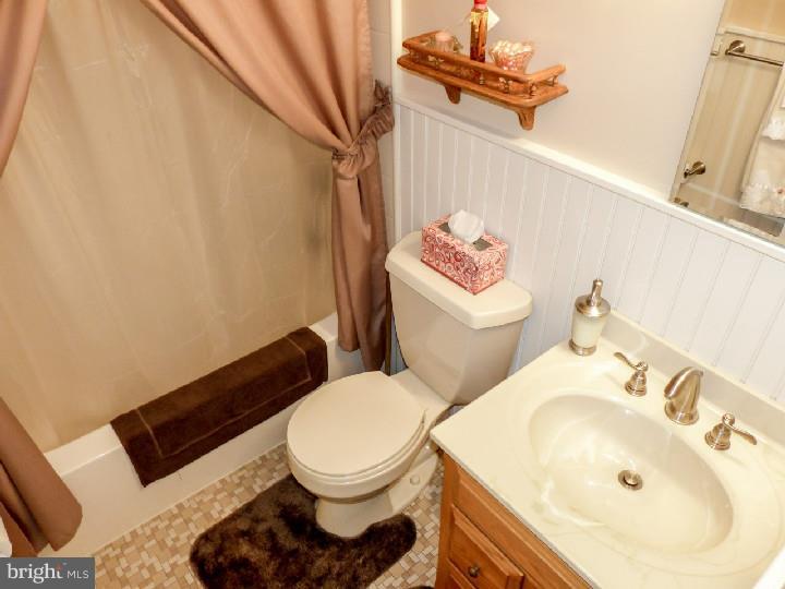 4050 Toll Gate Road New Hope, PA 18938 - Photo 18 of 23 Bathroom