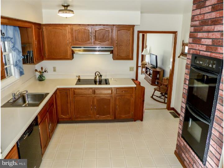 4050 Toll Gate Road New Hope, PA 18938 - Photo 7 of 23 Kitchen