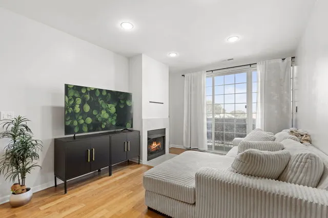 $2,500 | 5300 North Lincoln Avenue, Unit 4E, Chicago, IL 60625