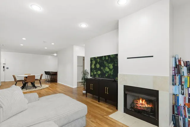 $2,500 | 5300 North Lincoln Avenue, Unit 4E, Chicago, IL 60625