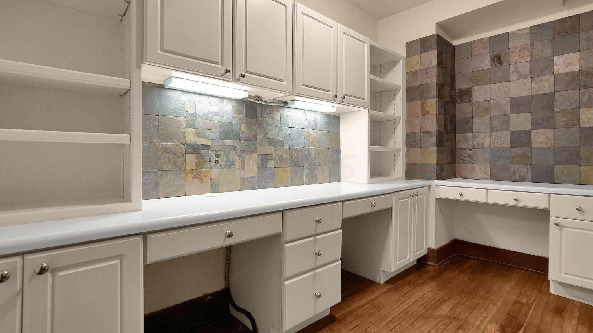 8069 Flint Road Columbus, OH 43235 - Photo 27 of 75 Work Area