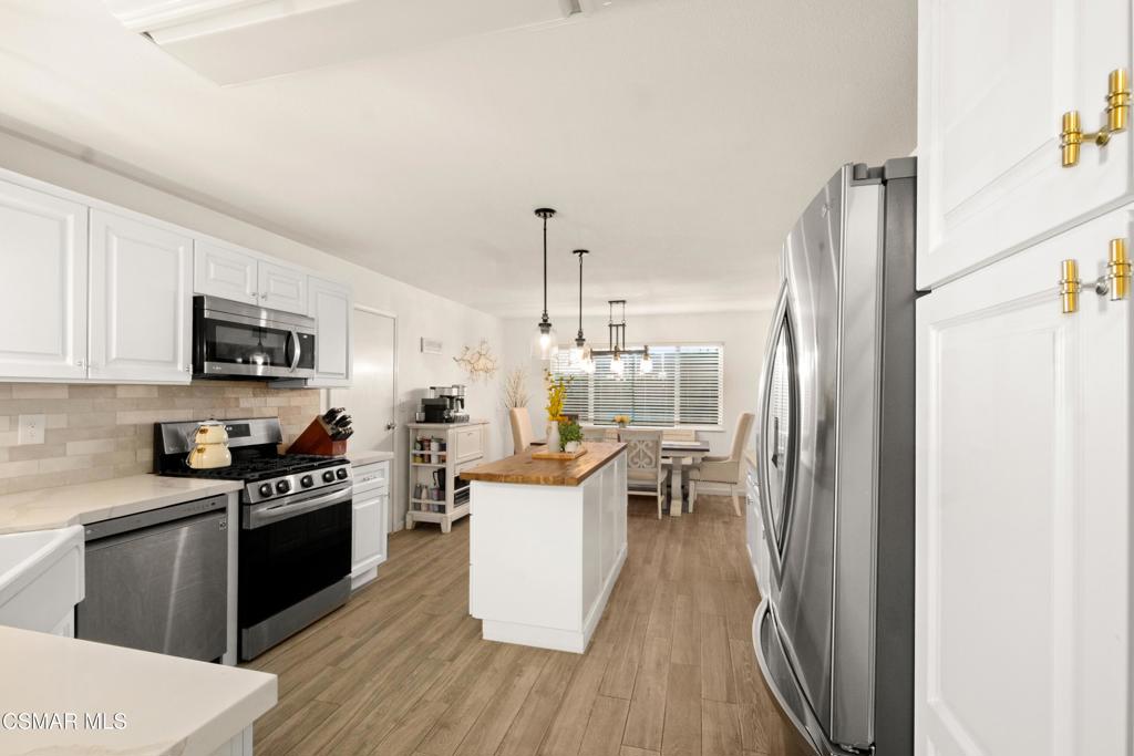 20 Robbins Court Simi Valley, CA 93065 - Photo 5 of 15