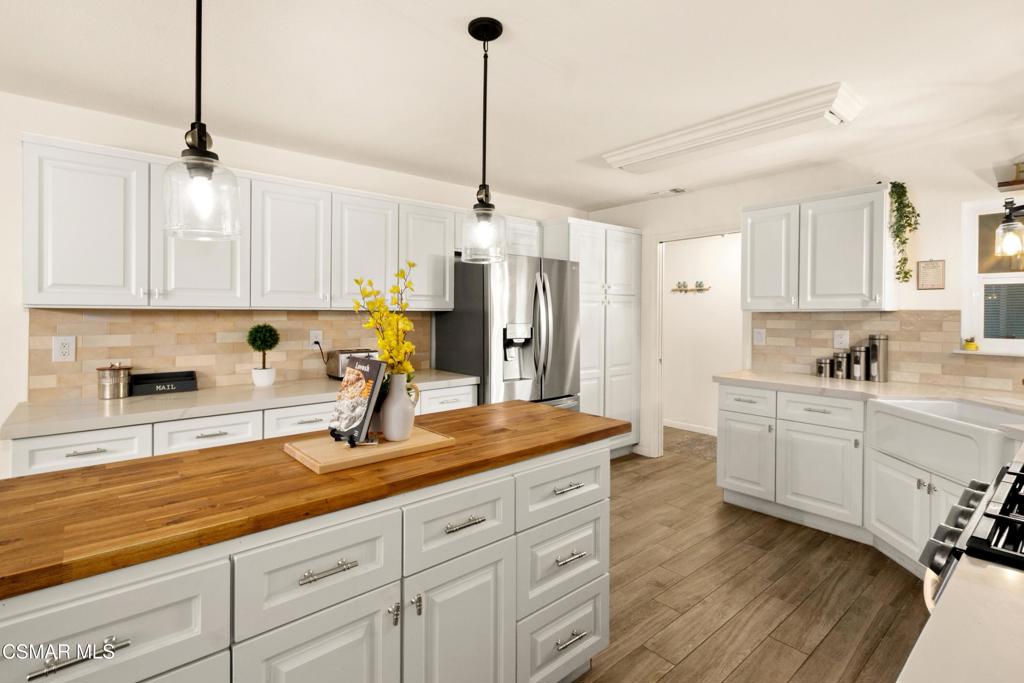 20 Robbins Court Simi Valley, CA 93065 - Photo 6 of 15