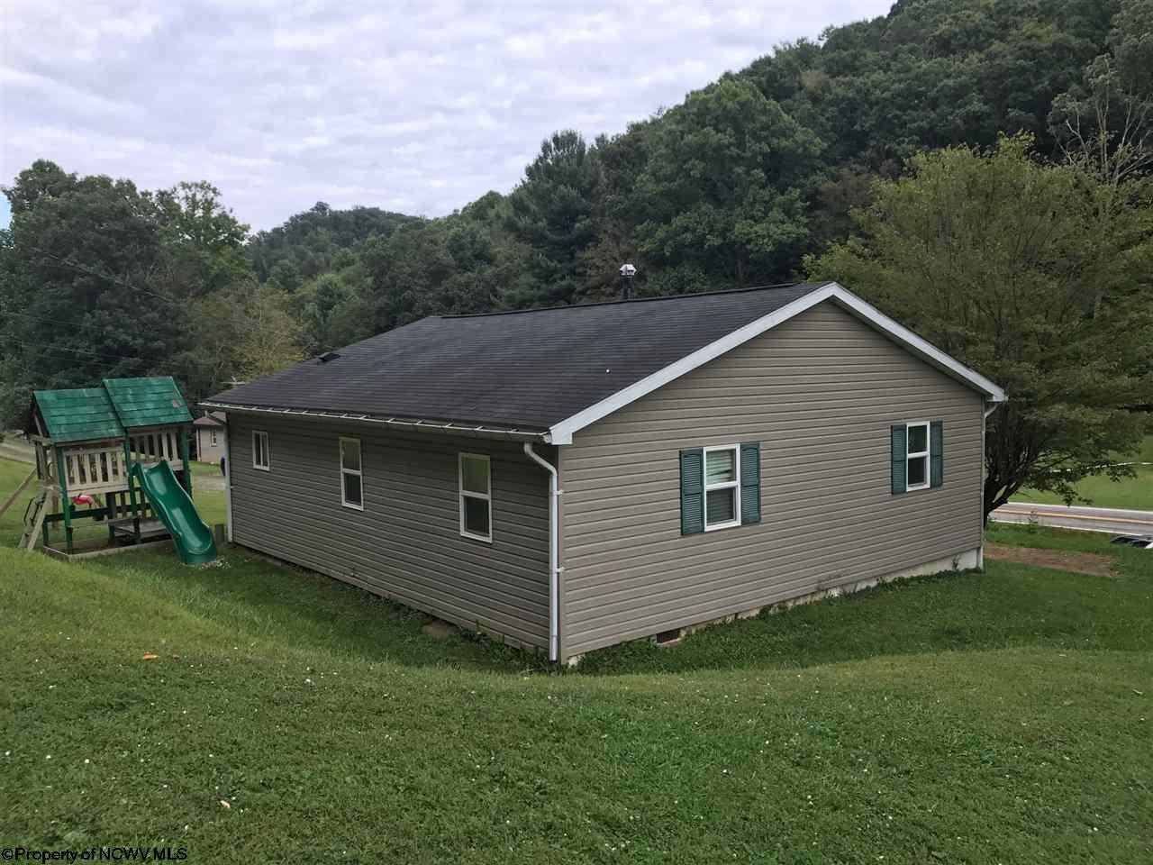 351 Grassy Run Road Fairmont, WV 26554 - Photo 2 of 17 Gallery Image 2
