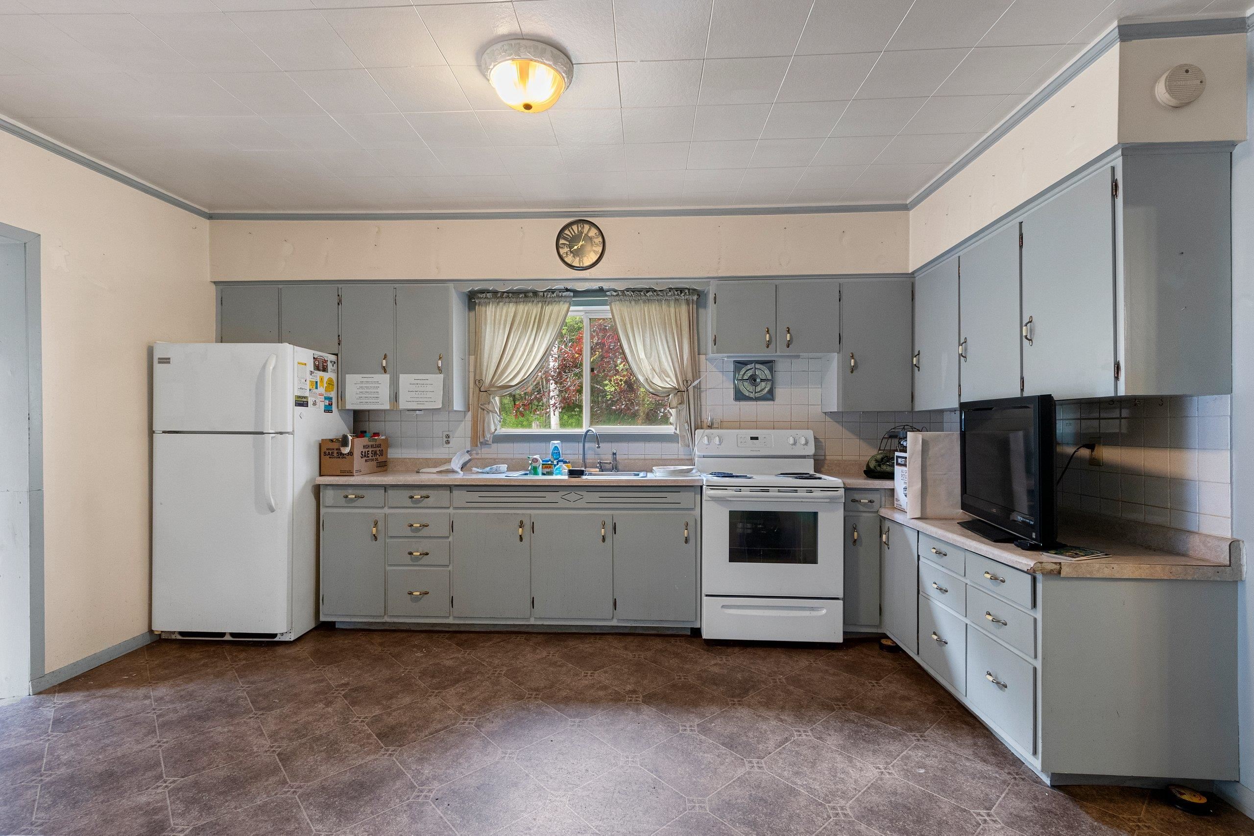 5638 County Rd Bb Gillett, WI 54124 - Photo 8 of 61