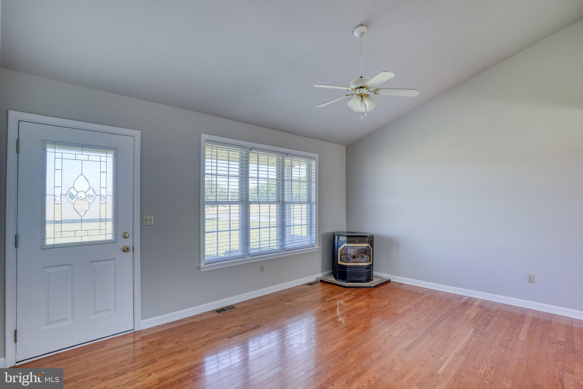 1663 White Marsh Branch Road Harrington, DE 19952 - Photo 20 of 40 Living Room