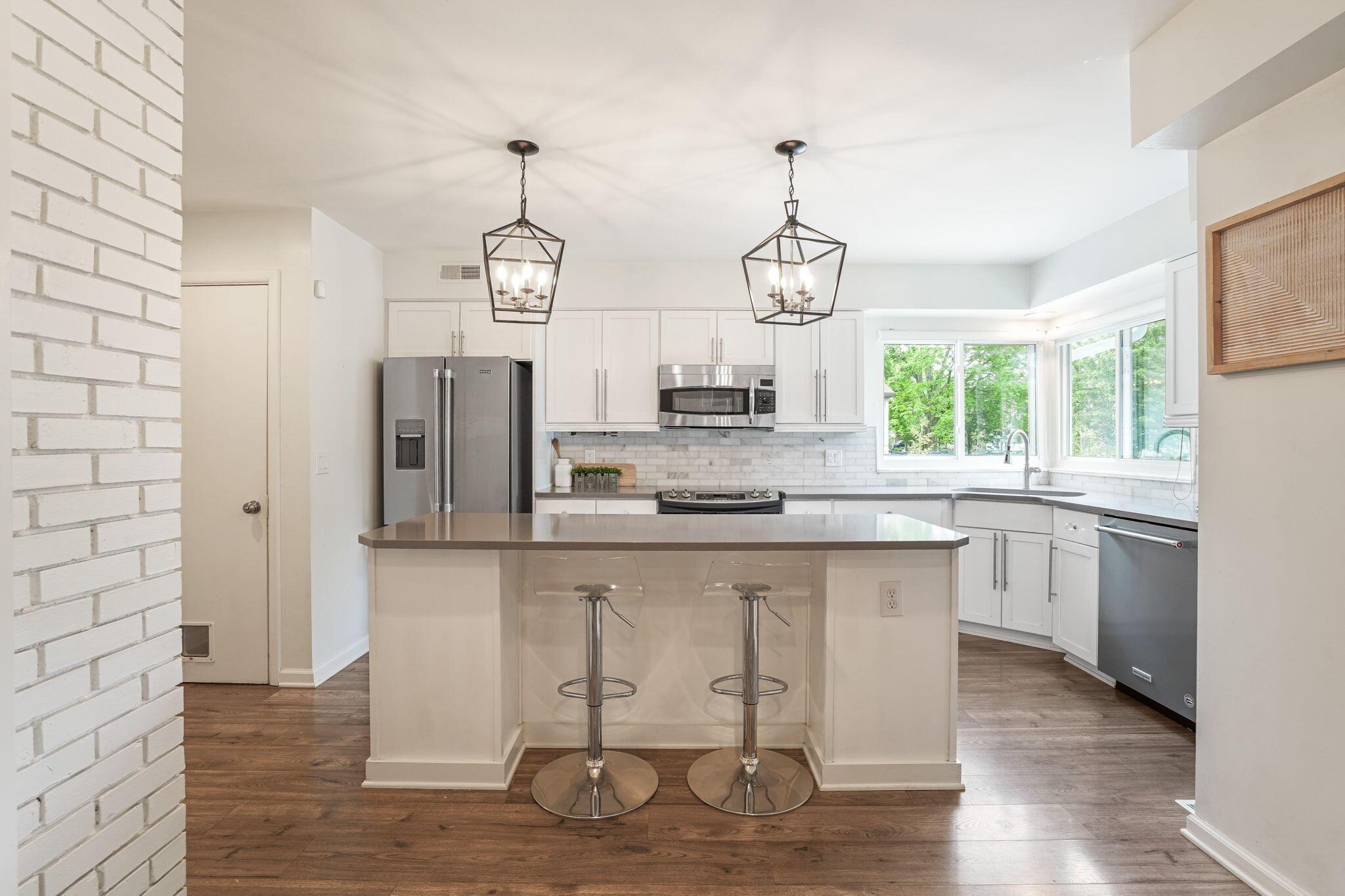184 North Merkle Road Columbus, OH 43209 - Photo 11 of 46 Kitchen