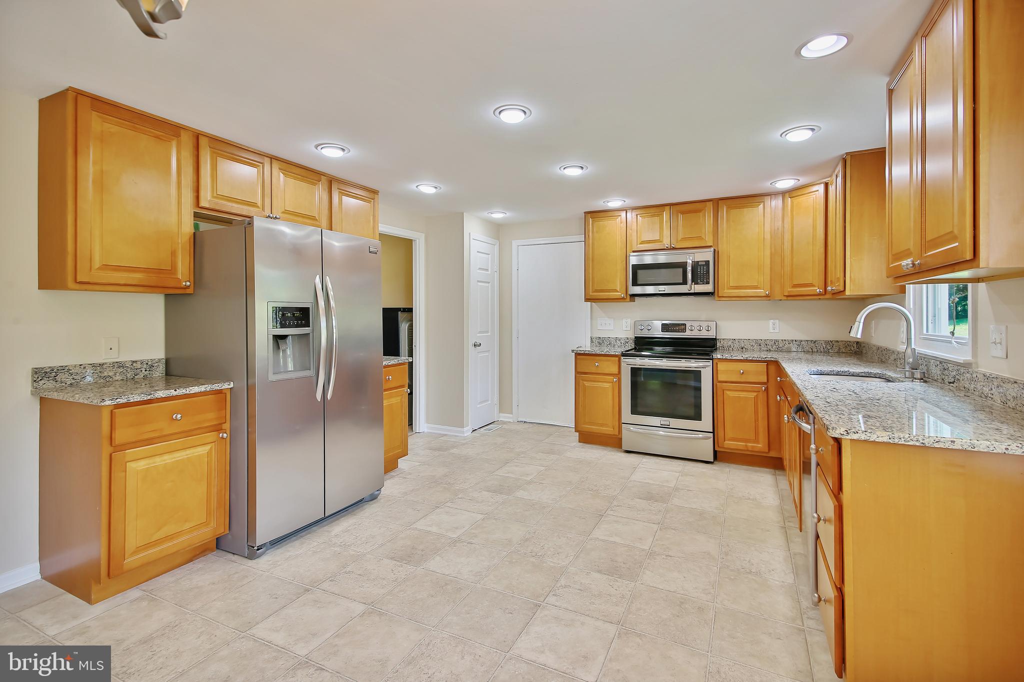 27411 Clarksburg Road Damascus, MD 20872 - Photo 8 of 62 Gallery Image 8