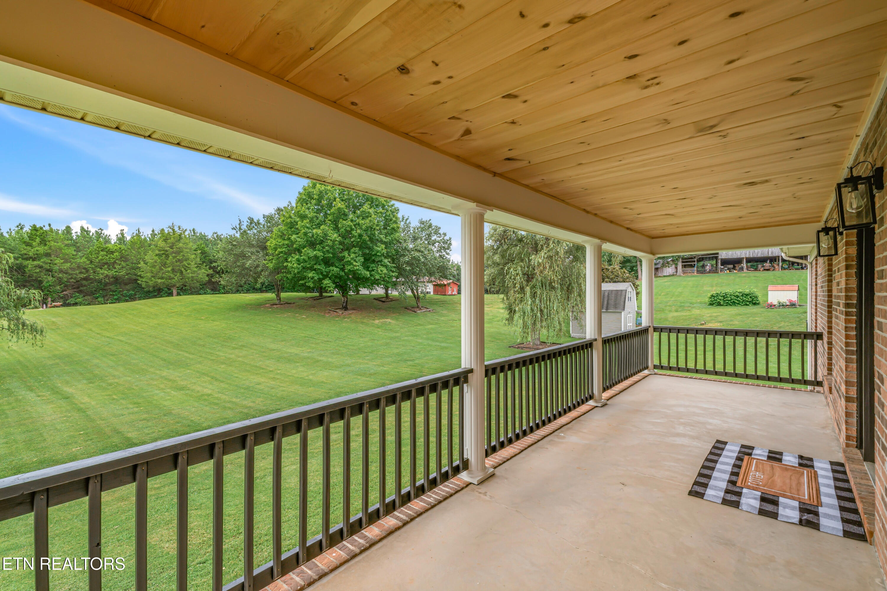 394 Pattie Gap Road Philadelphia, TN 37846 - Photo 6 of 49 394 Pattie Gap Road-12