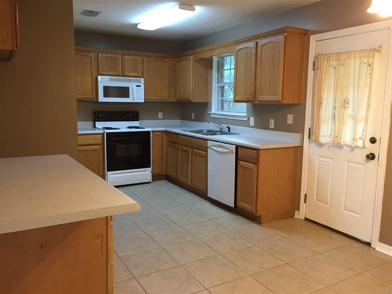3981 Pace Road Pace, FL 32571 - Photo 11 of 33 Gallery Image 11