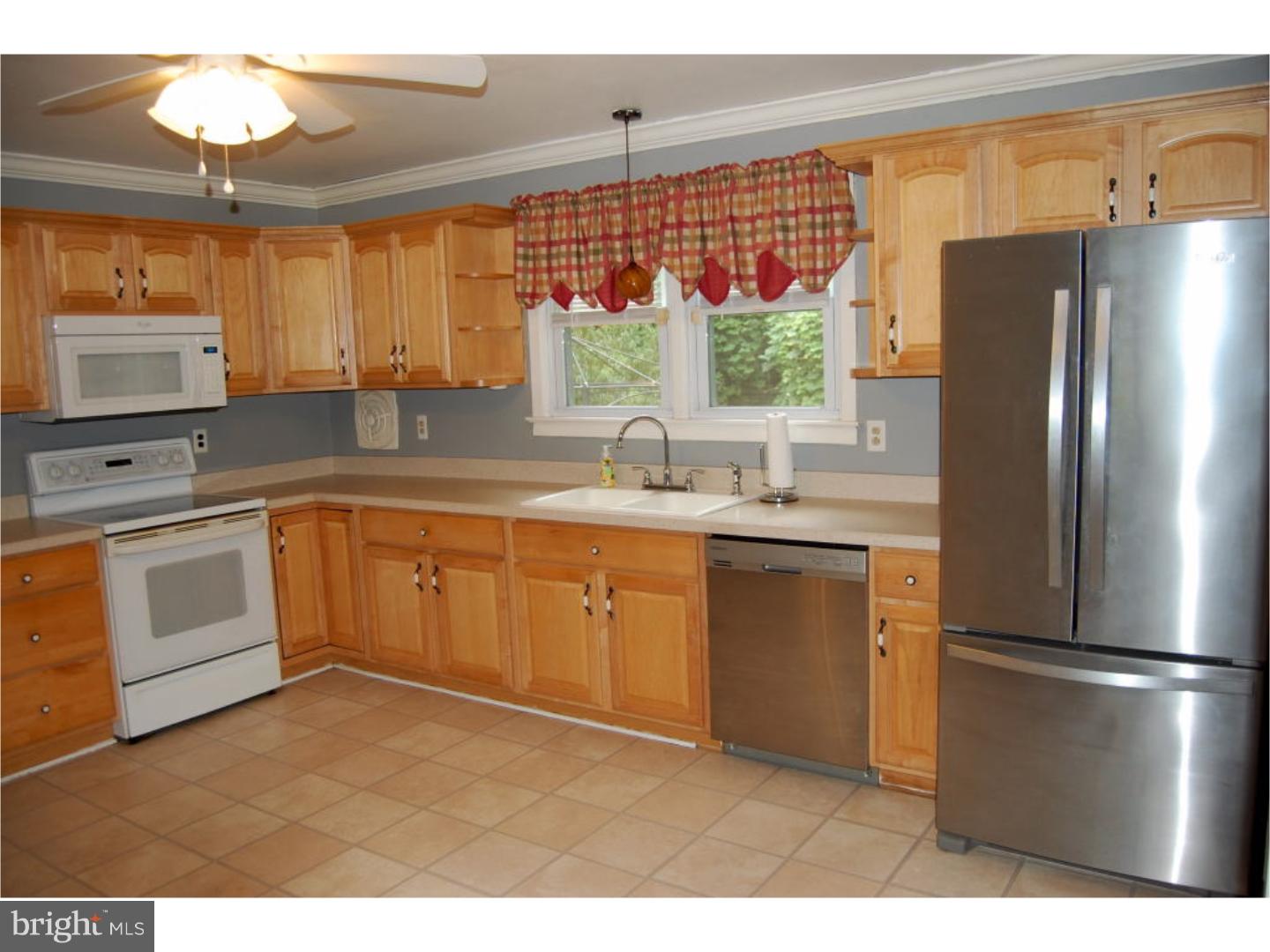 582 Beckett Road Swedesboro, NJ 08085 - Photo 5 of 24