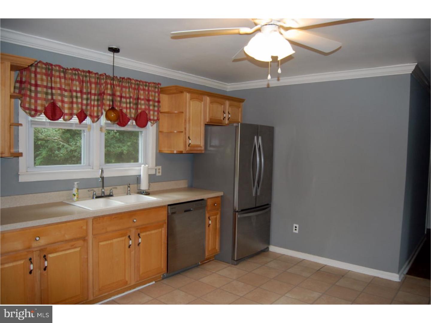 582 Beckett Road Swedesboro, NJ 08085 - Photo 6 of 24