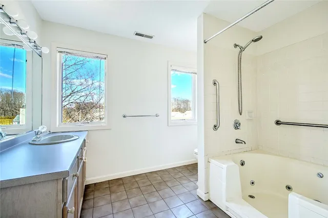 $650,000 | 461 North Lane, Bristol, RI 02809