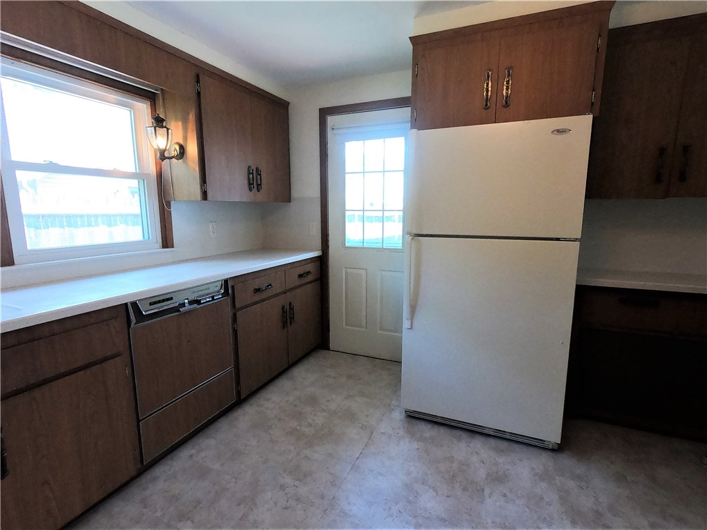 10 Pembroke Lane Coventry, RI 02816 - Photo 12 of 49