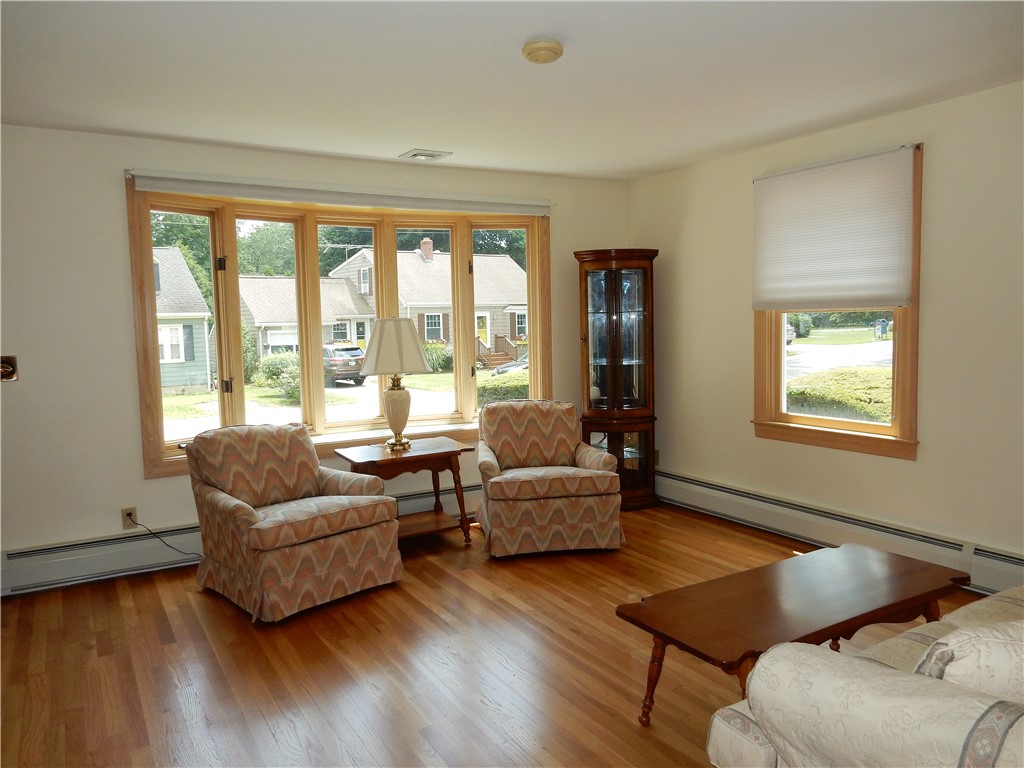 10 Pembroke Lane Coventry, RI 02816 - Photo 25 of 49