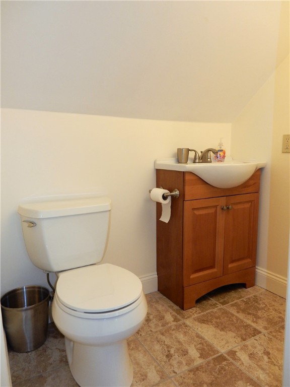10 Pembroke Lane Coventry, RI 02816 - Photo 28 of 49