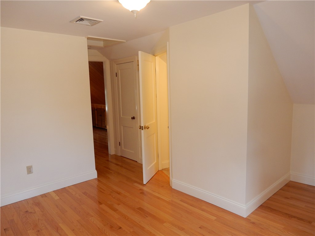 10 Pembroke Lane Coventry, RI 02816 - Photo 29 of 49