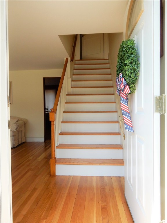 10 Pembroke Lane Coventry, RI 02816 - Photo 3 of 49