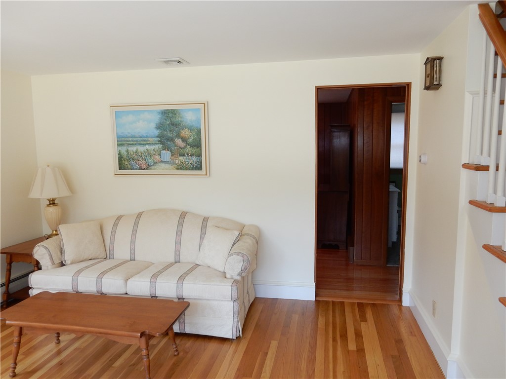 10 Pembroke Lane Coventry, RI 02816 - Photo 37 of 49