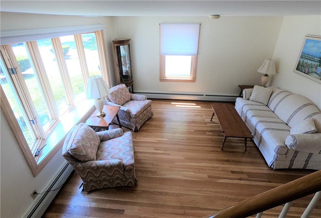 10 Pembroke Lane Coventry, RI 02816 - Photo 5 of 49