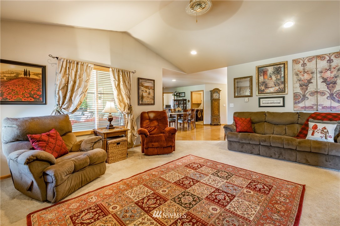 8793 Vinup Road Lynden, WA 98264 - Photo 14 of 39 Gallery Image 14