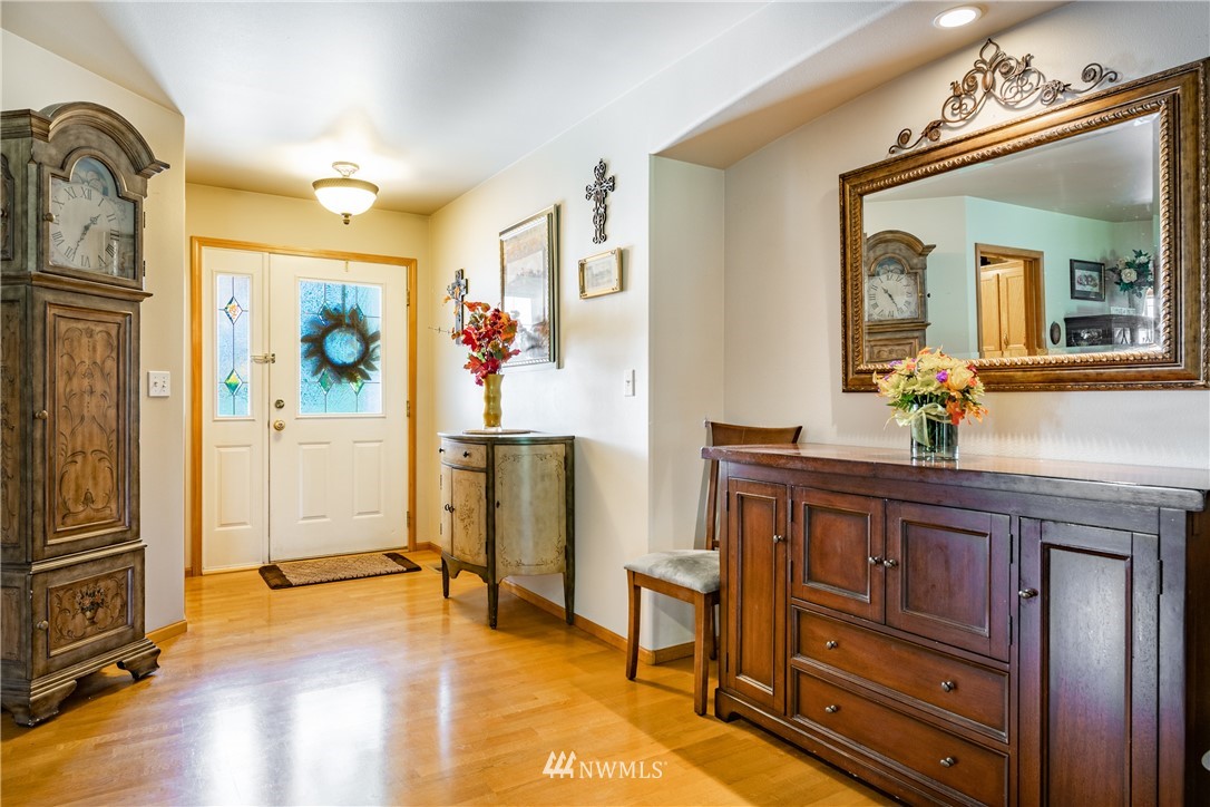 8793 Vinup Road Lynden, WA 98264 - Photo 5 of 39 Gallery Image 5