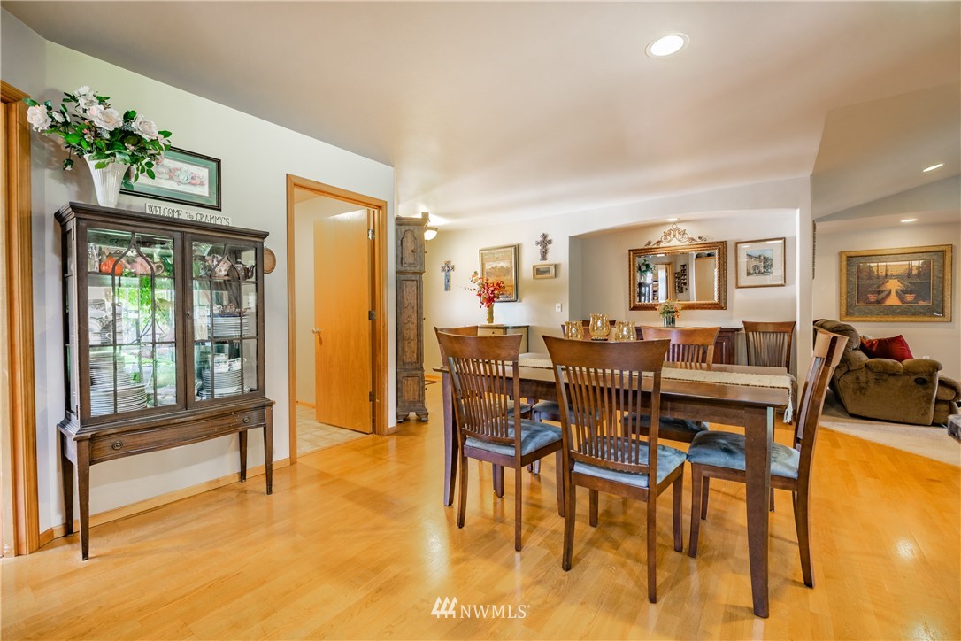 8793 Vinup Road Lynden, WA 98264 - Photo 6 of 39 Gallery Image 6