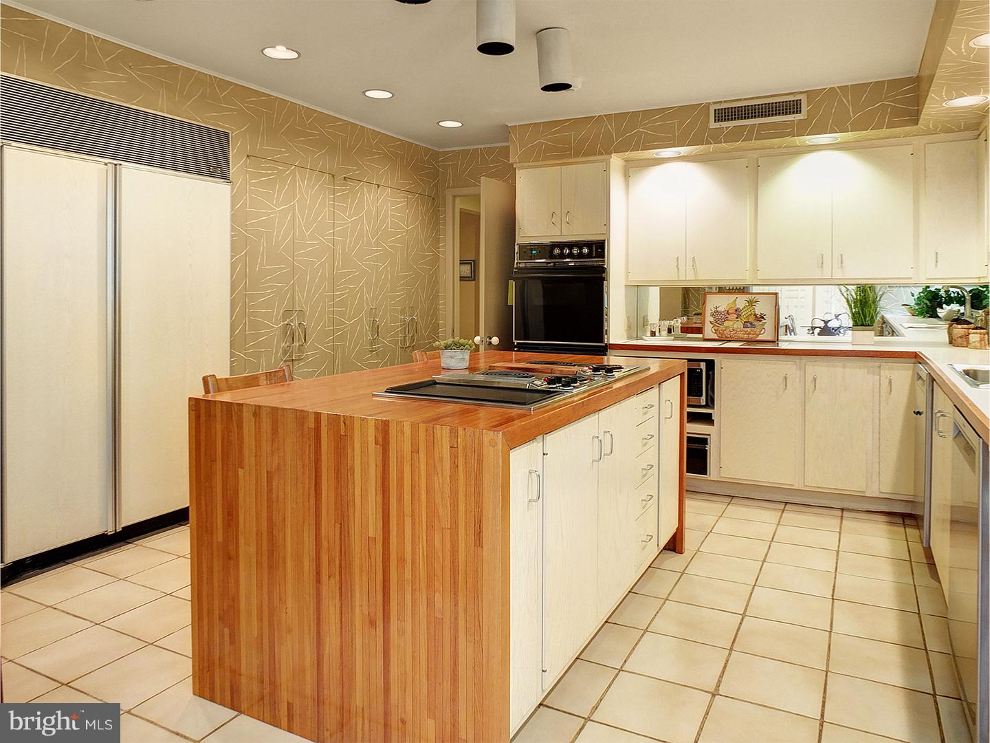 433 Old Gulph Road Penn Valley, PA 19072 - Photo 8 of 25 Kitchen