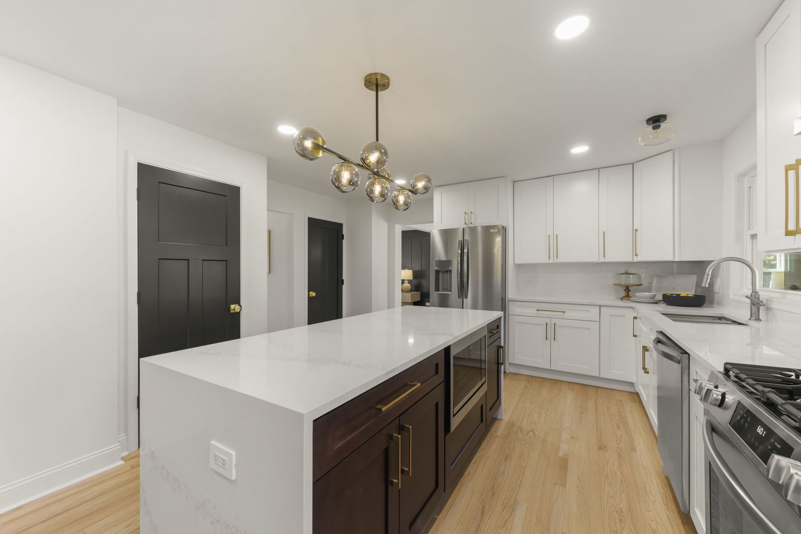 613 Zaininger Avenue Naperville, IL 60563 - Photo 11 of 32