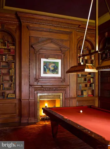 a view of an outdoor space with a tree