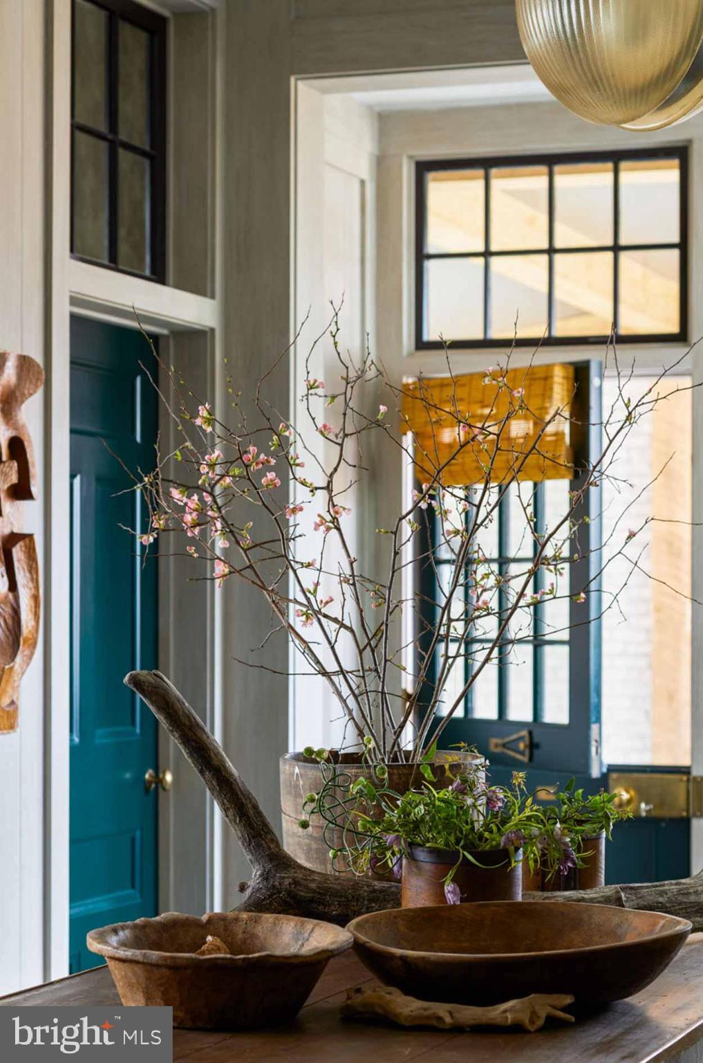 933 Hillside Road Lutherville-Timonium, MD 21093 - Photo 27 of 57 a vase of flowers sitting on a table