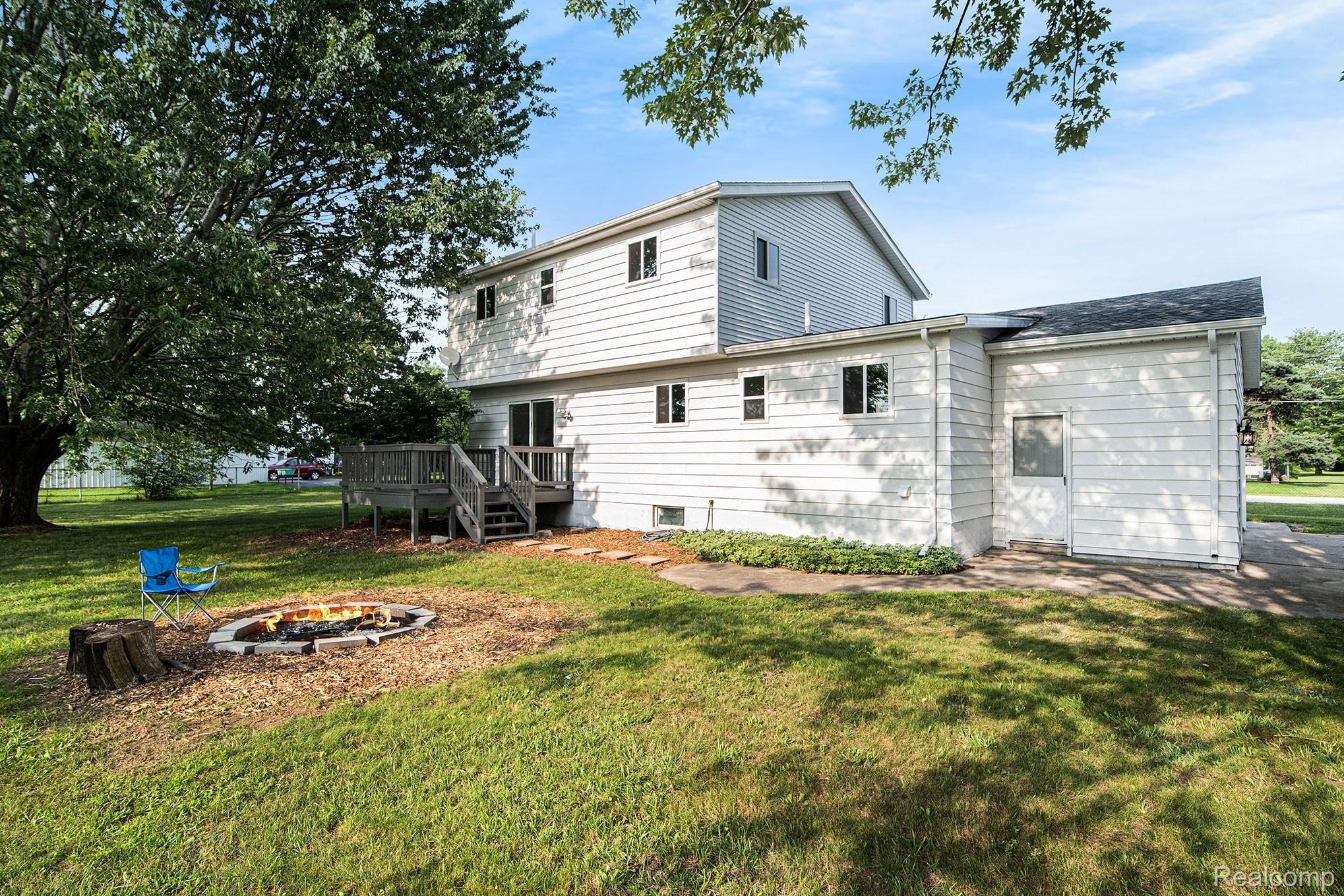 11401 Peterson Drive Clio, MI 48420 - Photo 6 of 20 DSC_0551.jpg