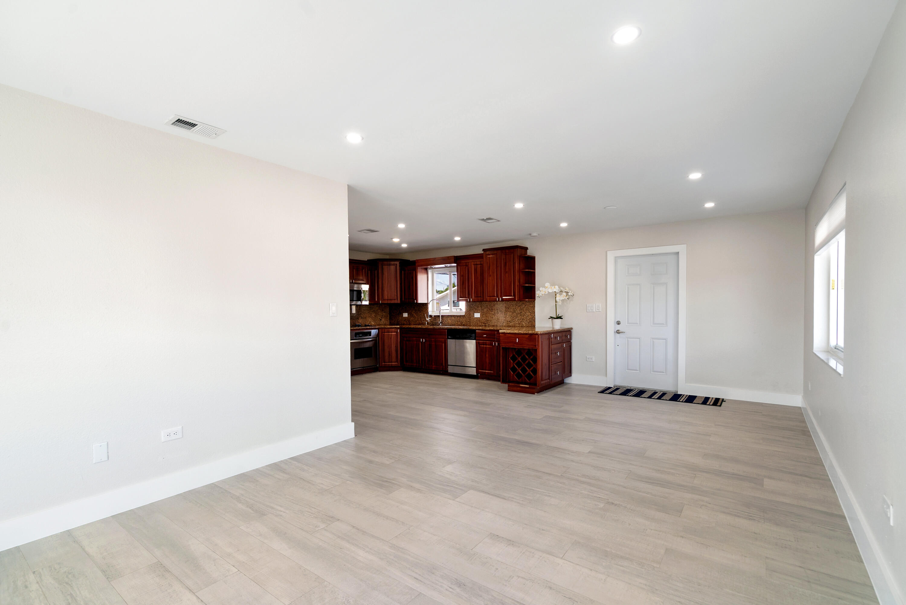 392 Laguna Avenue Key Largo, FL 33037 - Photo 15 of 42 Open Living