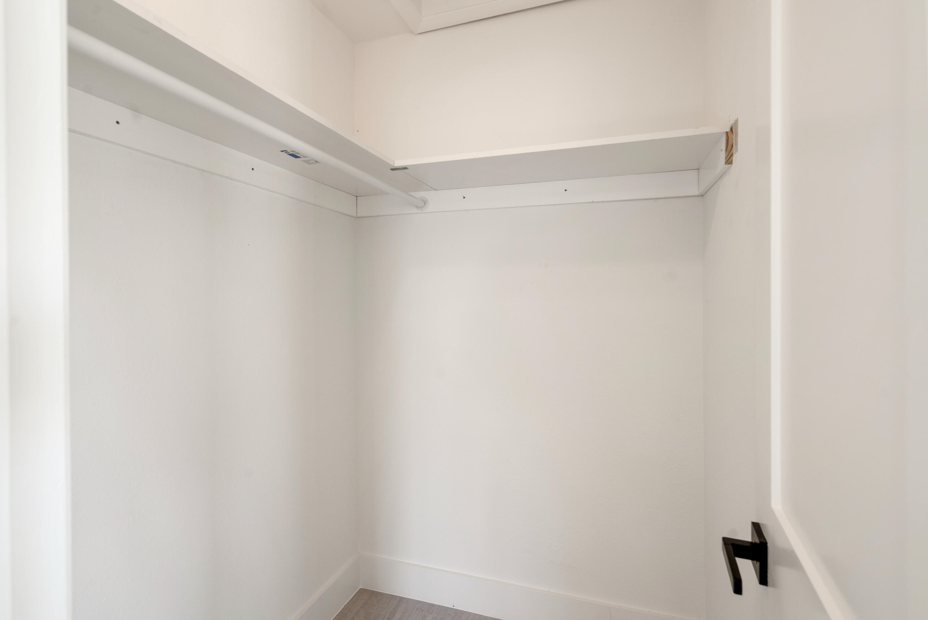 392 Laguna Avenue Key Largo, FL 33037 - Photo 36 of 42 a view of closet