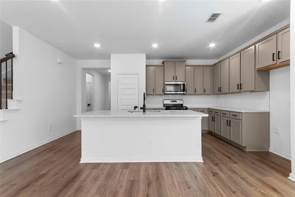 $3,400 | 1227 Stockton Trail, Red Oak, TX 75154