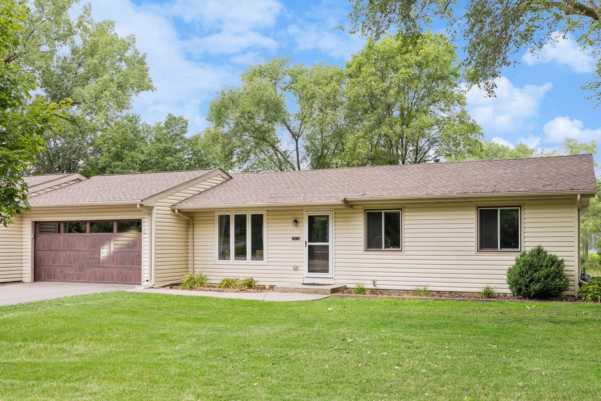 12216 Pioneer Road Minnetonka, MN 55343 - Photo 30 of 35