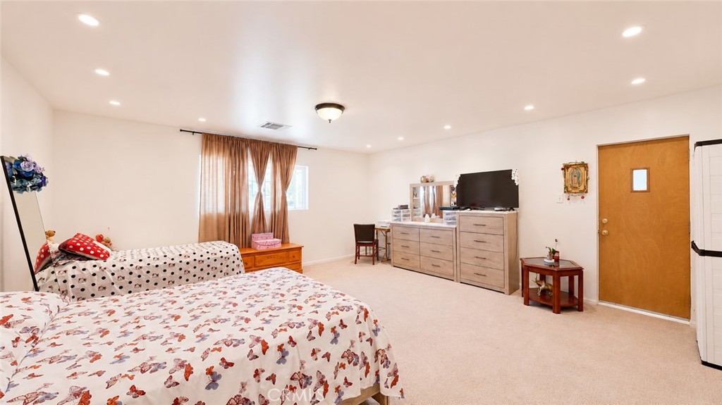 6031 Riverside Avenue Rialto, CA 92377 - Photo 23 of 38