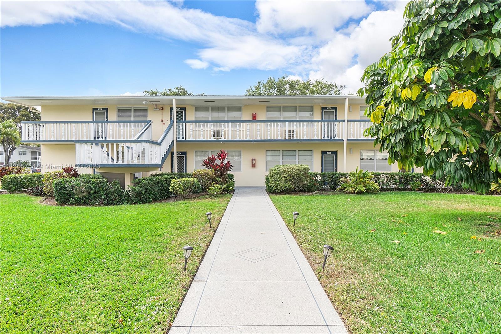 357 Durham, Unit 357 Deerfield Beach, FL 33442 - Photo 7 of 41