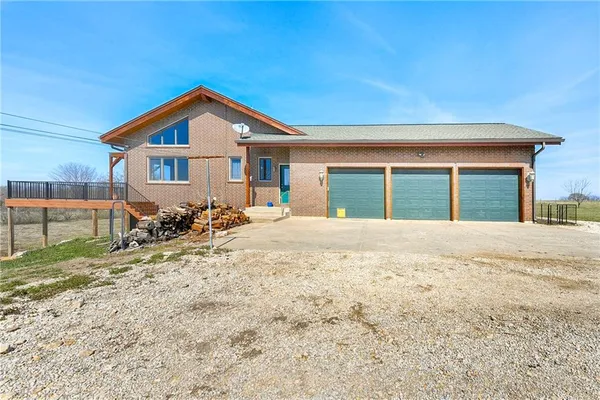 $2,325,000 | 32846 Block Road, Paola, KS 66071