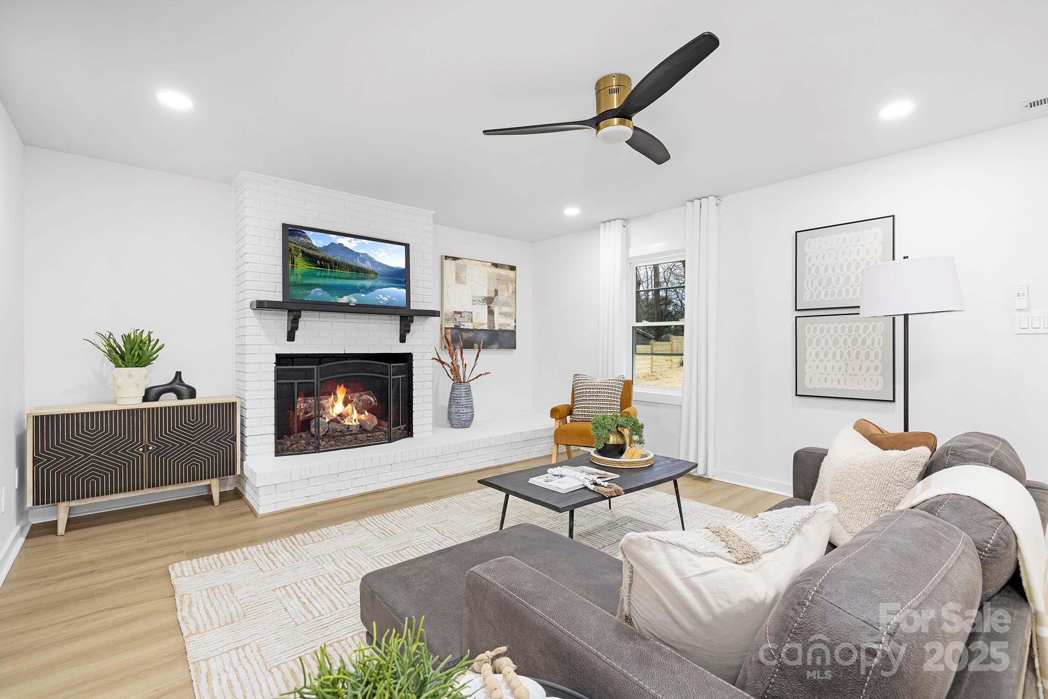 2739 Goneaway Road Charlotte, NC 28210 - Photo 3 of 24 Gallery Image 3