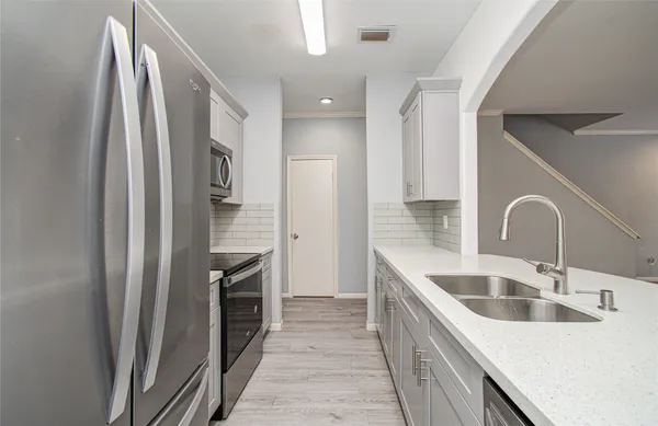 $1,800 | 3088 Holly Hall Street, Unit 3088, Houston, TX 77054